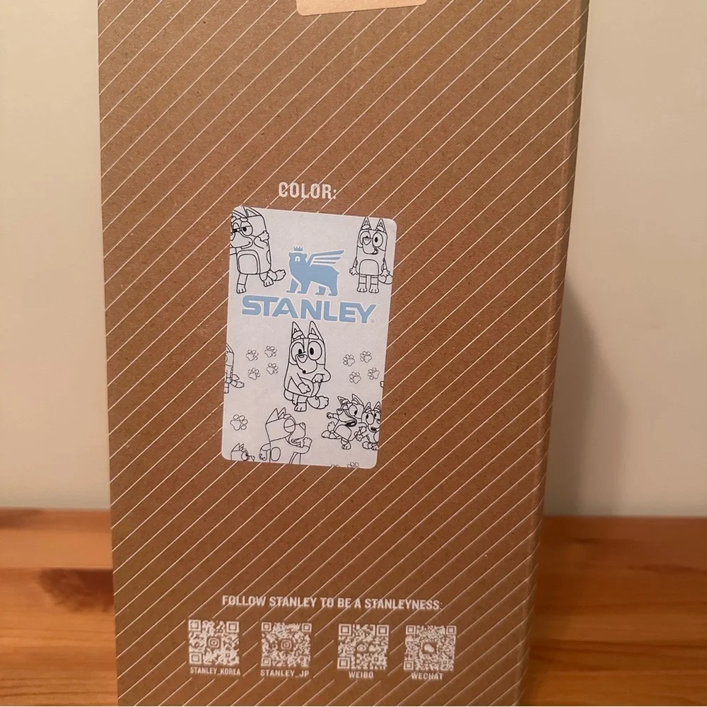 NEW Stanley The Quencher H2.0 FlowState 40 oz Tumbler Straw Bluey Bingo - Picture 10 of 10